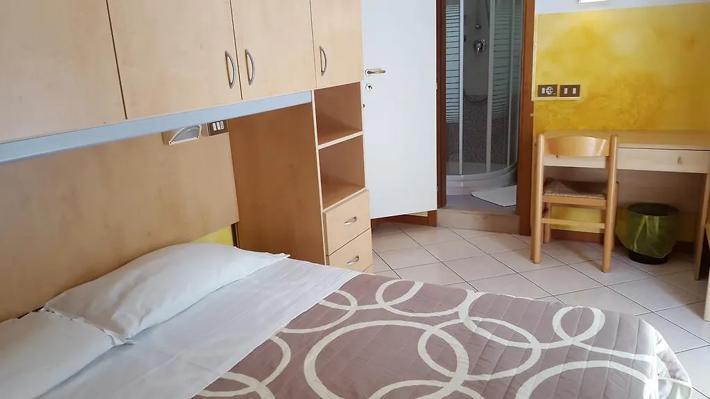 Hotel Canova ليدو دي يسولو 3*,