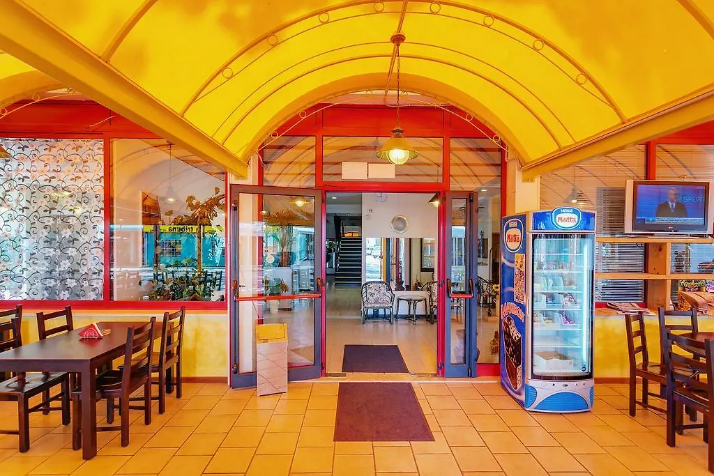 Hotel Canova ليدو دي يسولو